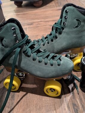 Moonlight Emerald City Roller Skates Sz 8